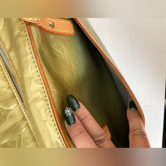 Louis Vuitton Vernis Leather Bag - Picture 10 of 10